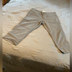 Gray Aventura capris